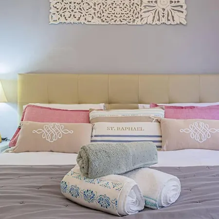 Dante 10 - Cosy Close Sea